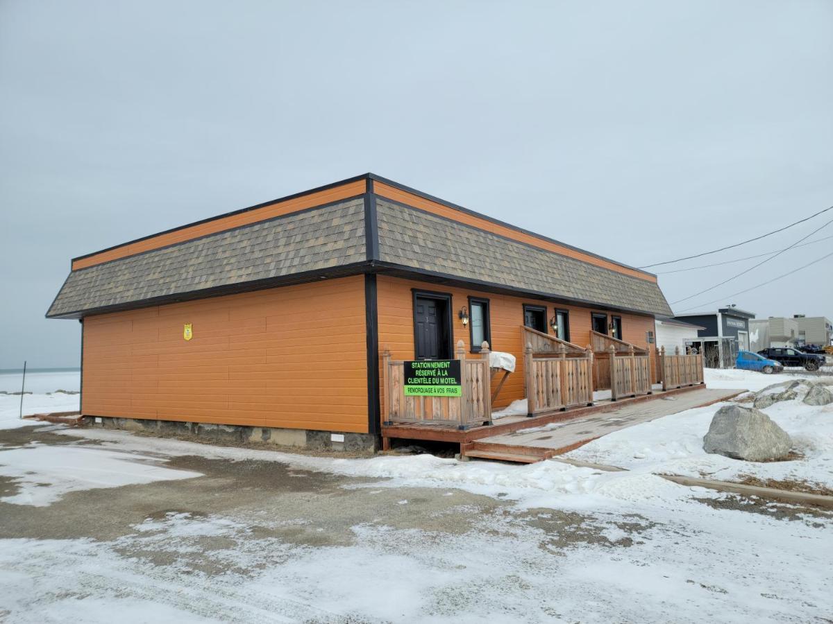 Motel Au Bord De L'Eau Rimouski Exterior photo